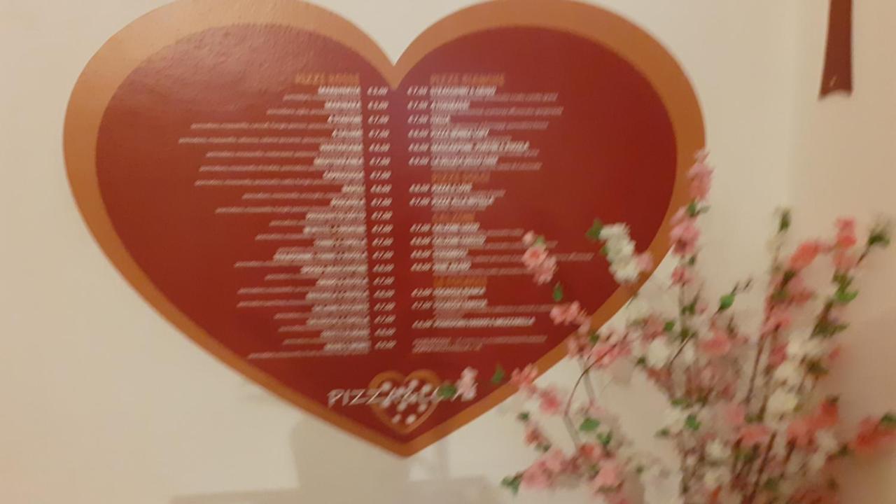 לינה וארוחת בוקר פיאטרה סנטה Nonna Lory מראה חיצוני תמונה